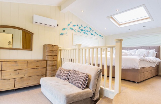 5 Tree Tops, LANREATH