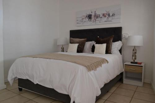 5 Woodmead Suites