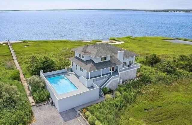 552 Dune Rd West Hampton Beach