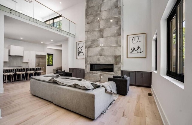 5Bed/6Bath Ultra Modern Mansion