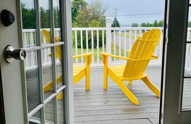 5br 1 Ba Cottage In The Heart Of St. Ignace