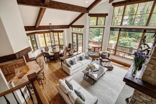 5BR Alpine Luxury Home with Private Hot Tub