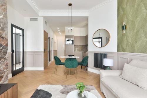 #6 1BDR Buffa 2 min from the beach and Negresco,central AC Balcony