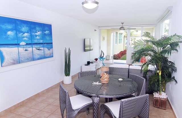 #6 Beach Apt 3br/2ba - Jobos, Montones, Shacks, Crash Boat, Villa Montaña, Royal
