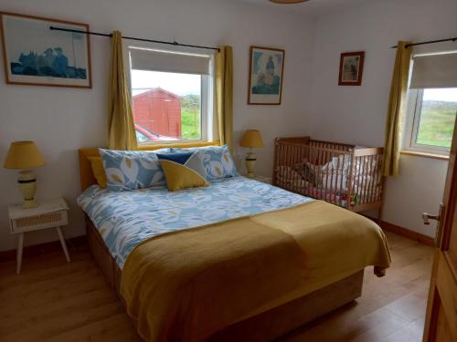 6 Bed Villa - Sleeps 12 - Pets - Garden - Parking