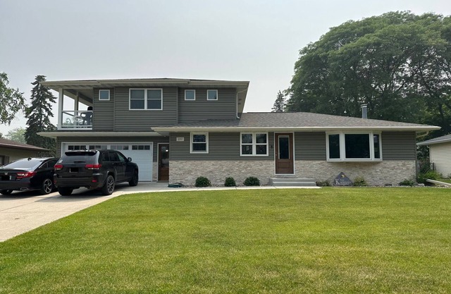 6 Bedroom next to Lambeau and Title Town!