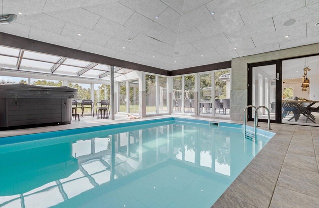 6 bedroom nice home in Glesborg