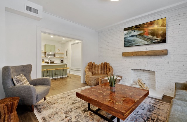 6 Bedrooms - Stunning Remodel, Heart of Downtown Denver