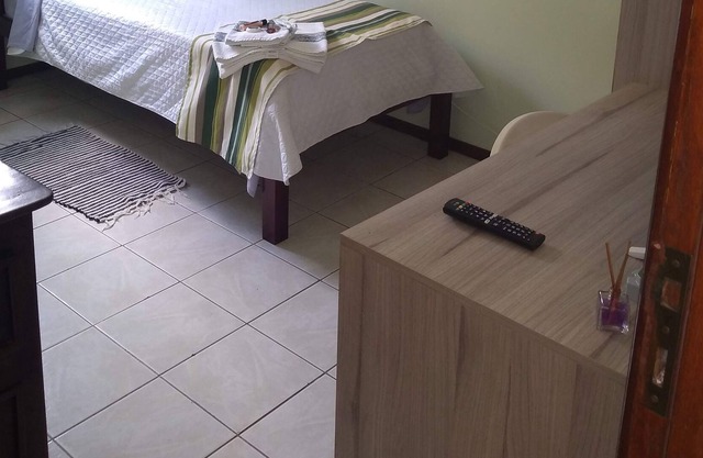 6 Independent single excsuite with bathroom, Wi-Fi, SmartTV center Brasilia