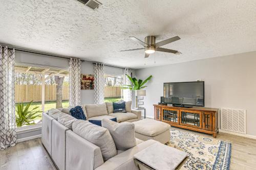 6 Mi to Clear Lake Family Home with Patio and Yard