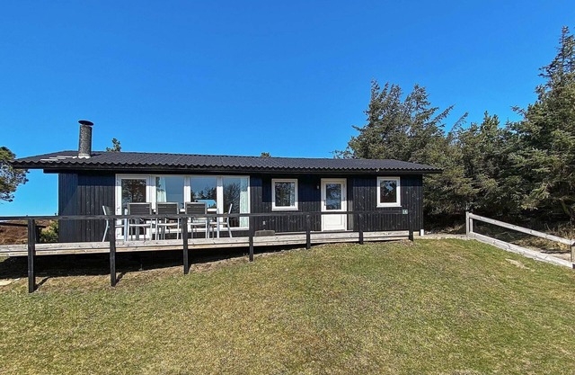 6 person holiday home in Oksbøl