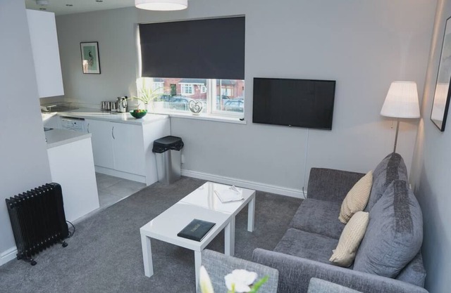 6 XAPARTMENTS IN 1 BLOCK JUST OUTSIDE THE CITY ⭐MINUTES WALK FROM SHOPS ⭐ APT#6