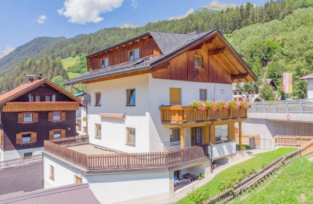65 m² Apartment ∙ 2 bedrooms ∙ 5 guests