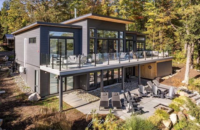 7 bed 5 bath cottage on Lake Rosseau