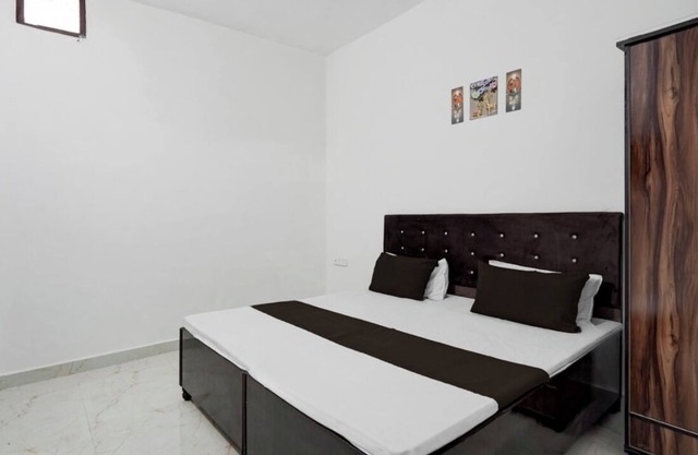 7-bedroom bed & breakfast in welcoming Amritsar with AC