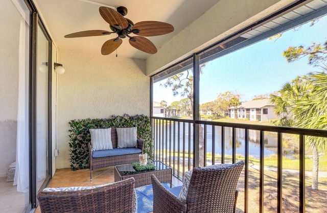 7 Mi to Beach: Condo w/Pool Access in Bradenton!