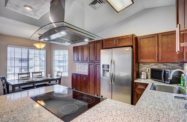 7 Mi to Dtwn Chandler: Pet-Friendly Condo w/Pool