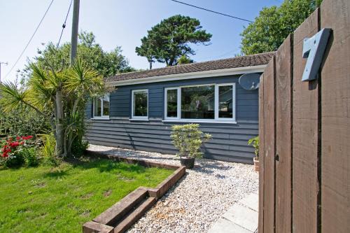 7 Porth Valley Cottage's