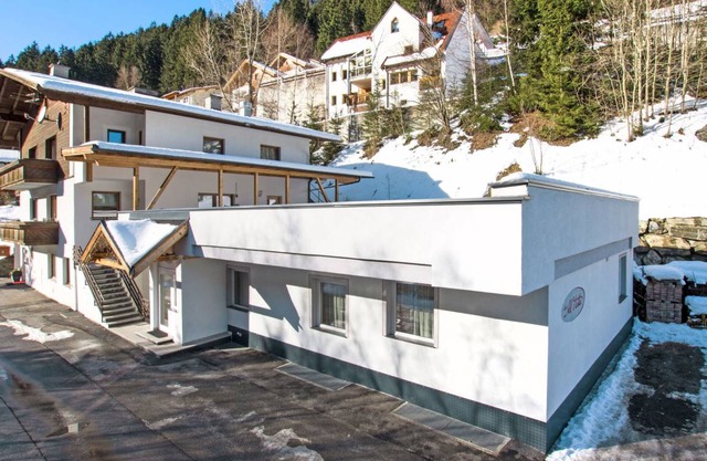 70 m² Apartment ∙ 3 bedrooms ∙ 6 guests