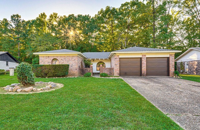 8 Mi to Downtown Little Rock: Home w/Patio