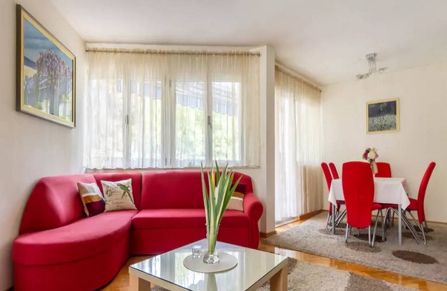 80 m² Apartment ∙ 3 bedrooms ∙ 5 guests