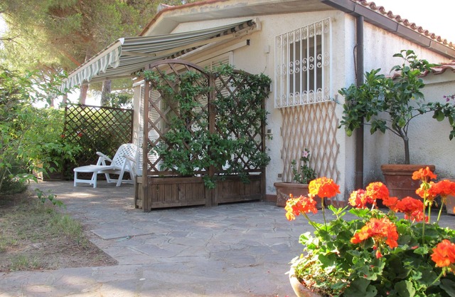 80 meters from the beach romantic Open Space in great park, free wi-fi, parking