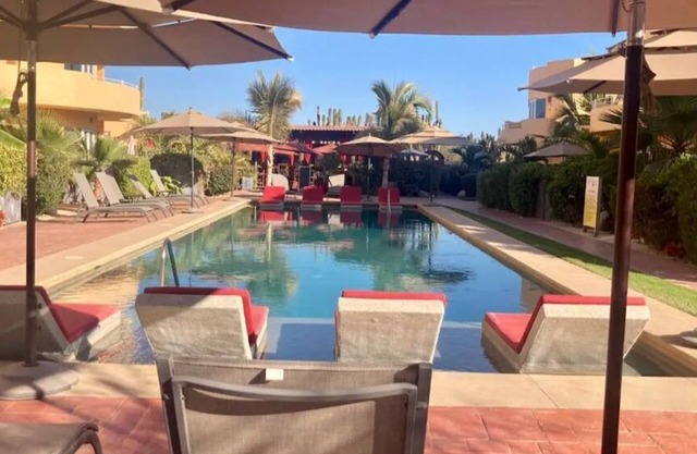 8B Cerritos Beach Luxury, Lrg Pool and Oceanview Deckn