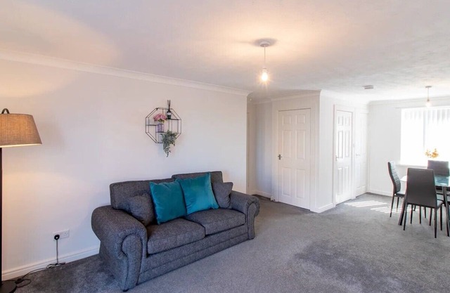 9 Reef House · Marina & sea view living at its best -Free Parking | Pass the keys