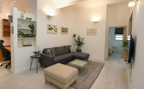 9 Sderot Chen - By Beach Apartments TLV