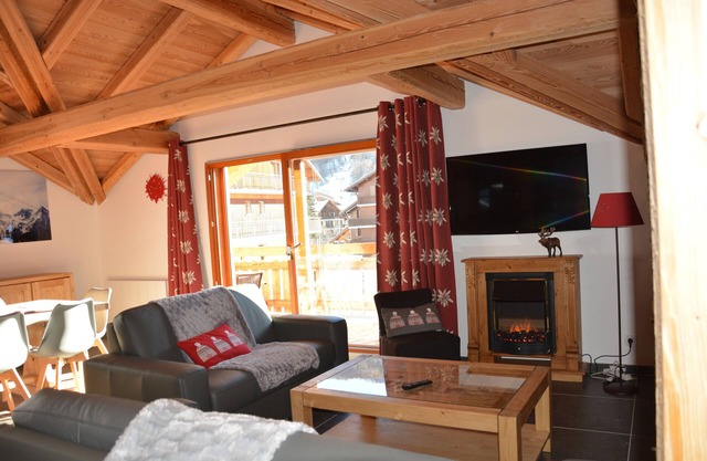 95 m2 le col du Galibier 4* for 7 people in the center of Valloire