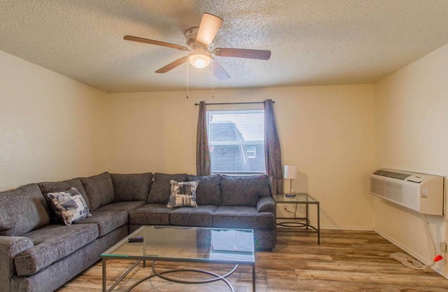A bedroom in close proximity to Fort Sill!