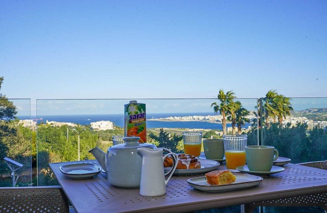 A brand new listing! Enjoying Fantastic views. Be our guest!