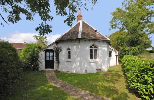A charming and unique cottage in the centre of Chichester - sleeps 3