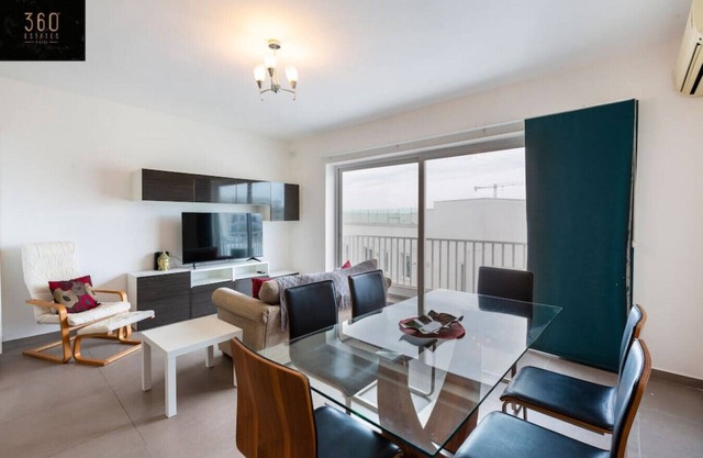 A charming, relaxing 2BR Home in St Julians w/WIFI