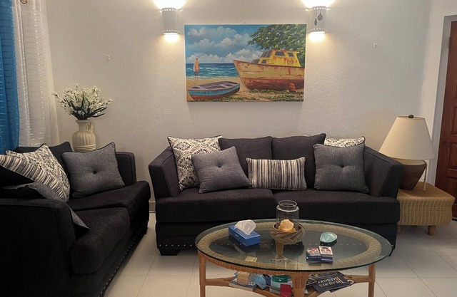 A Cozy 1 bedroom 1 bathroom Barbados Vacation Rentals 5 Minutes Walk to Beach