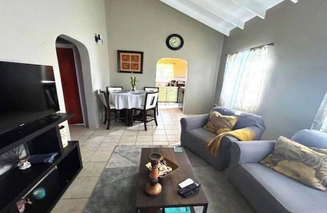 A Cozy Cottage located on the beautiful island of Antigua, close to shops/beach.