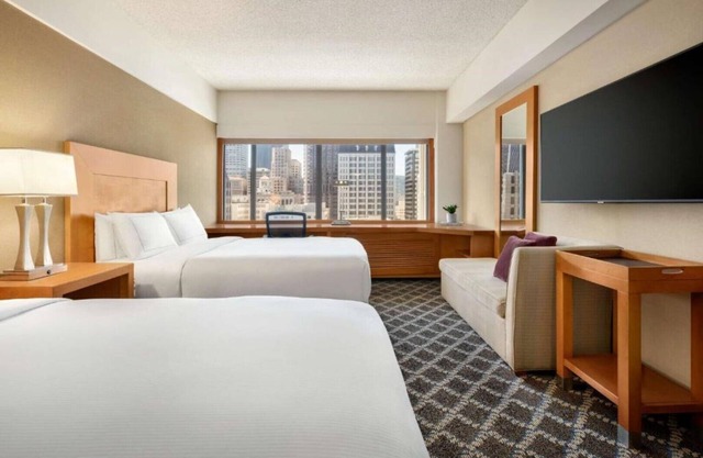 A Financial District stay with views of the Bay !