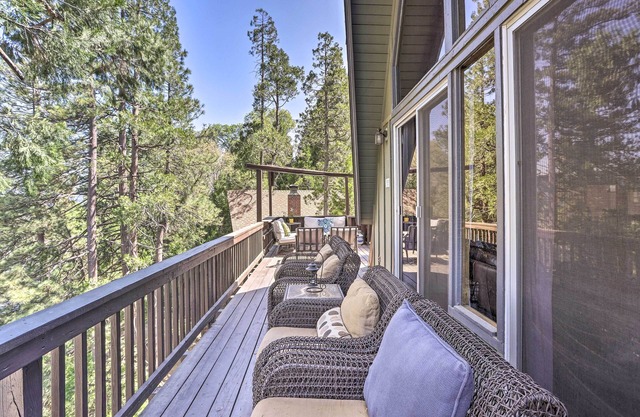 A-frame Home w/3 Decks & Lake Arrowhead Views!