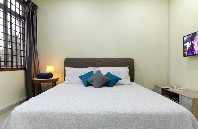 A Generous & Cozy 3BR Cove House, FREE Parking