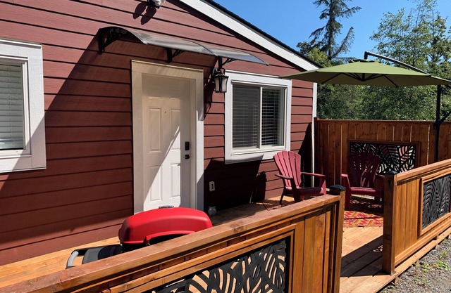 A getaway within the Cowichan Valley. Bike, walk to experience this quaint area