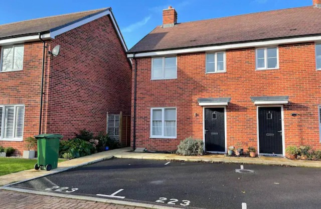 A great luxurious house by the beach.