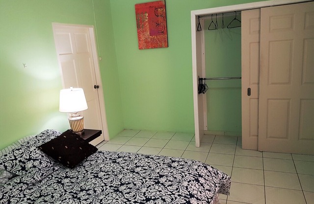 A GREAT PLACE TO STAY, AT A GREAT PRICE-2 BEDROOM