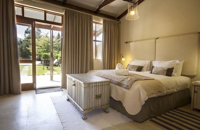 A Hilltop Country Retreat