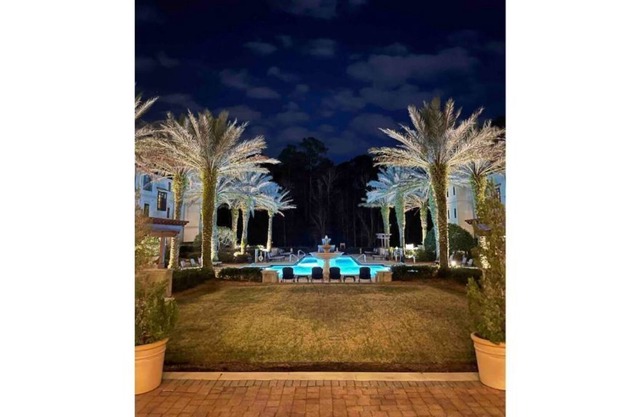 A Little Home, a Little Vacation - cozy 2BR/2BA condo poolside w patio!