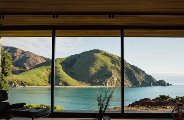 A luxury stay on Island Paradise, a very special property with stunning ocean views