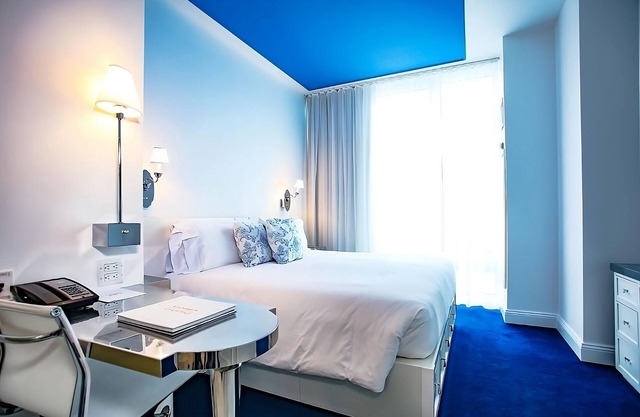 A Mile Away from One World Observatory! Boutique and Pet-friendly Hotel