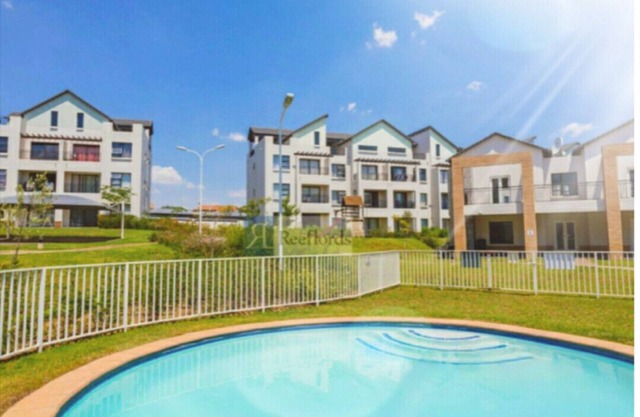 A Modern and Relaxed Condo in the leafy suburb of Dainfern.