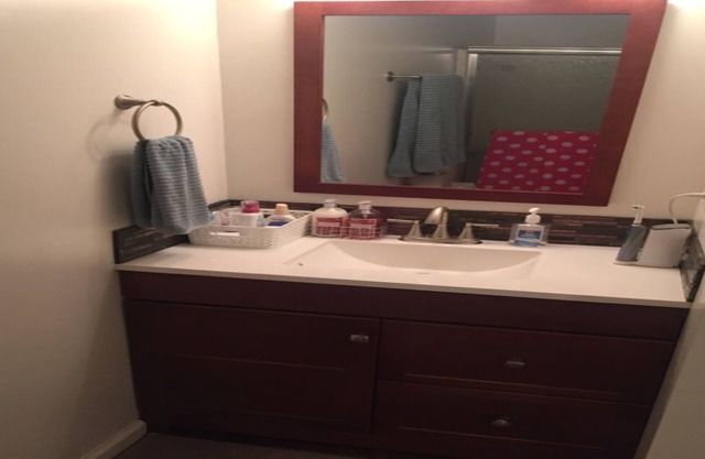 A Mountain Getaway! Charming and Cozy and perfect weekend escape!