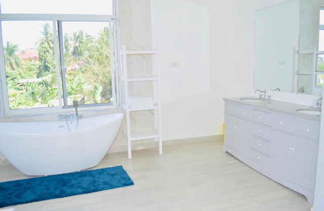 A private Mansion -Melrose Suites