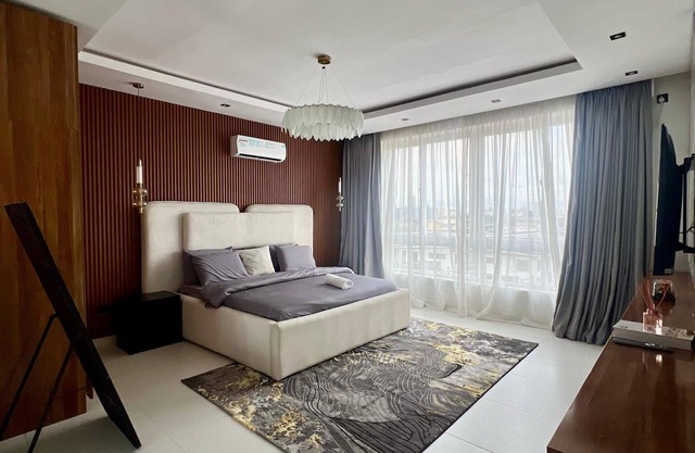 A Quiet, Luxe Stay in Ikoyi